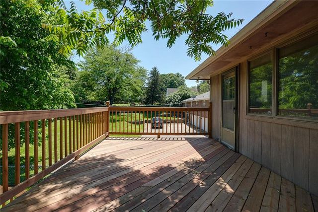 2811 Englewood Terrace, Independence, MO 64052