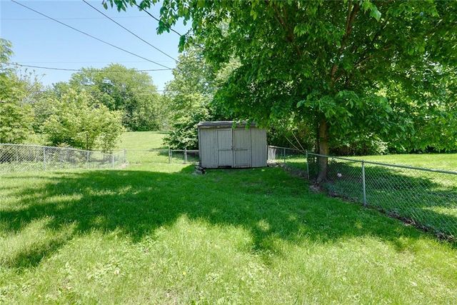2811 Englewood Terrace, Independence, MO 64052