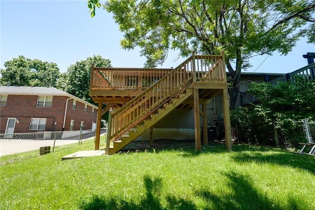 2811 Englewood Terrace, Independence, MO 64052