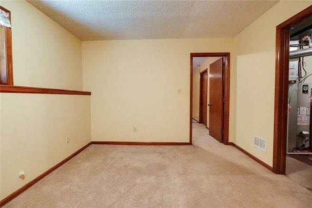 2811 Englewood Terrace, Independence, MO 64052