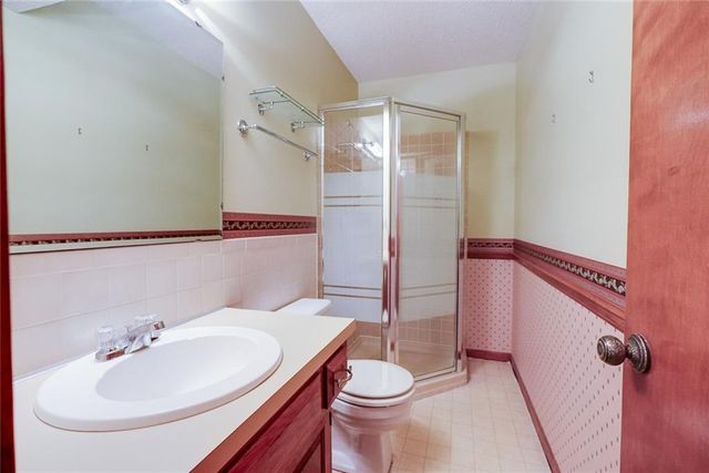 2811 Englewood Terrace, Independence, MO 64052