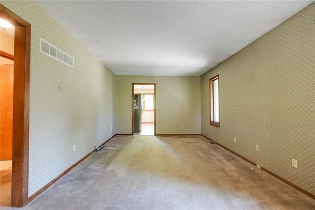 2811 Englewood Terrace, Independence, MO 64052
