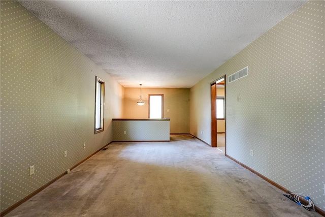 2811 Englewood Terrace, Independence, MO 64052