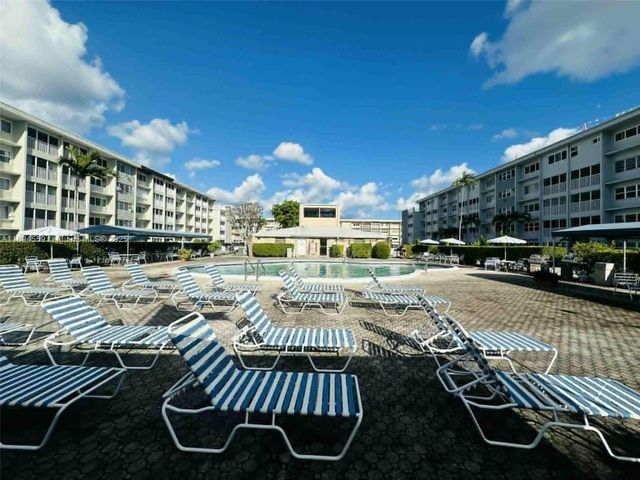 215 SE 3rd Ave 404A, Hallandale Beach, FL 33009