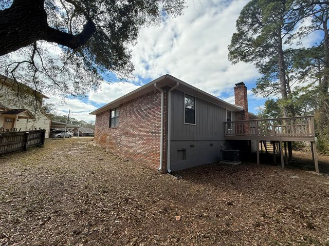 208 Elliott Road, Mary Esther, FL 32569