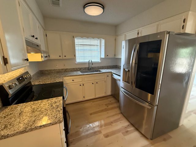 208 Elliott Road, Mary Esther, FL 32569