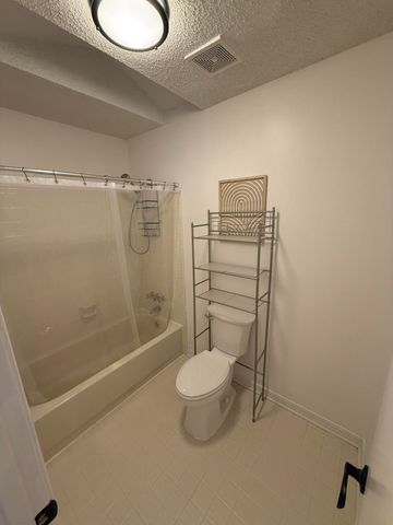 208 Elliott Road, Mary Esther, FL 32569