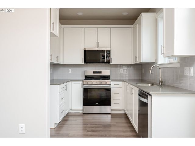 6215 Se Knapp St A, Portland, OR 97206