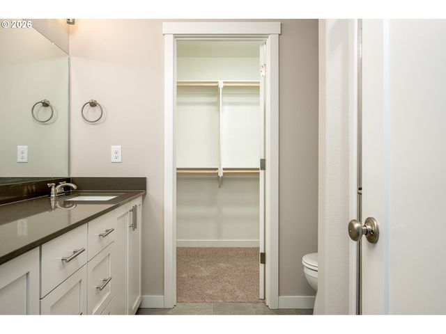 6215 Se Knapp St A, Portland, OR 97206