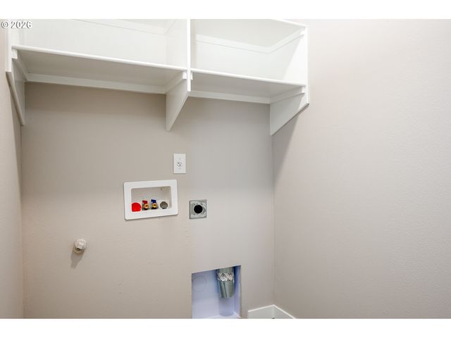 6215 Se Knapp St A, Portland, OR 97206