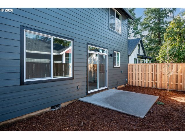 6215 Se Knapp St A, Portland, OR 97206