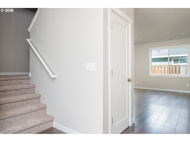 6215 Se Knapp St A, Portland, OR 97206