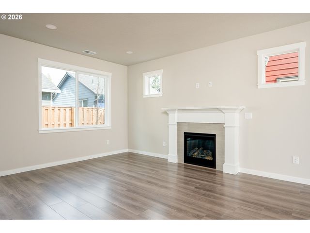 6215 Se Knapp St A, Portland, OR 97206