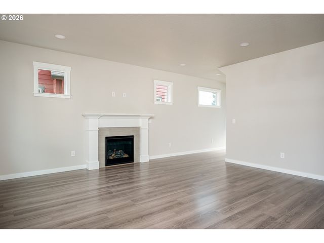 6215 Se Knapp St A, Portland, OR 97206