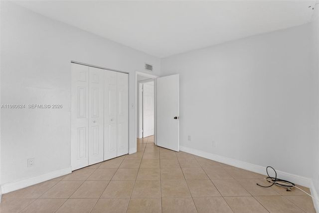 819 NE 199th St 6-206, Miami, FL 33179