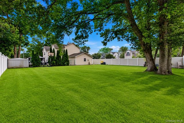 303 N Westchester Avenue N, West Babylon, NY 11704