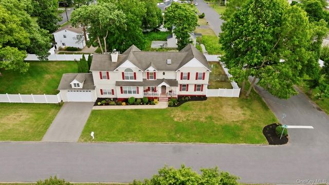 303 N Westchester Avenue N, West Babylon, NY 11704