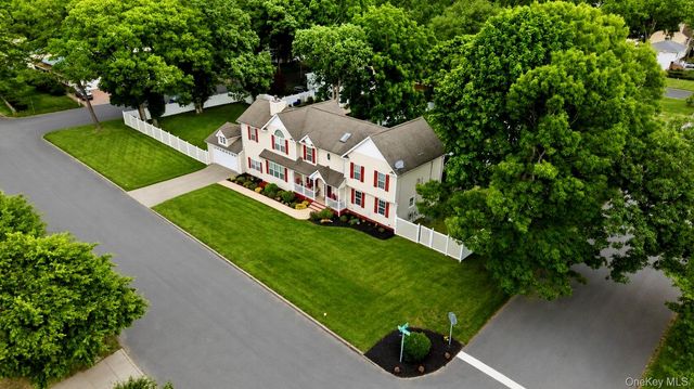 303 N Westchester Avenue N, West Babylon, NY 11704
