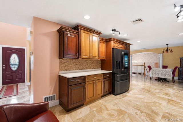 303 N Westchester Avenue N, West Babylon, NY 11704