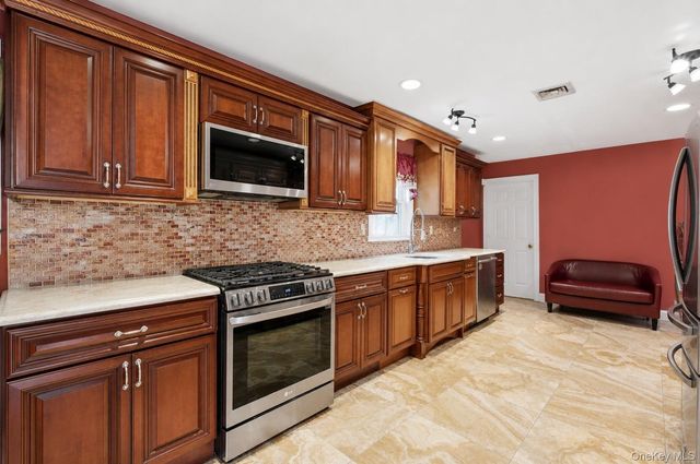 303 N Westchester Avenue N, West Babylon, NY 11704