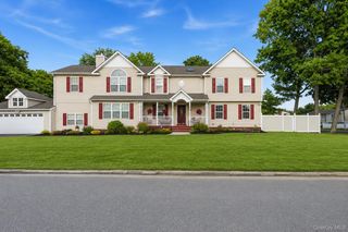 303 N Westchester Avenue N, West Babylon, NY 11704