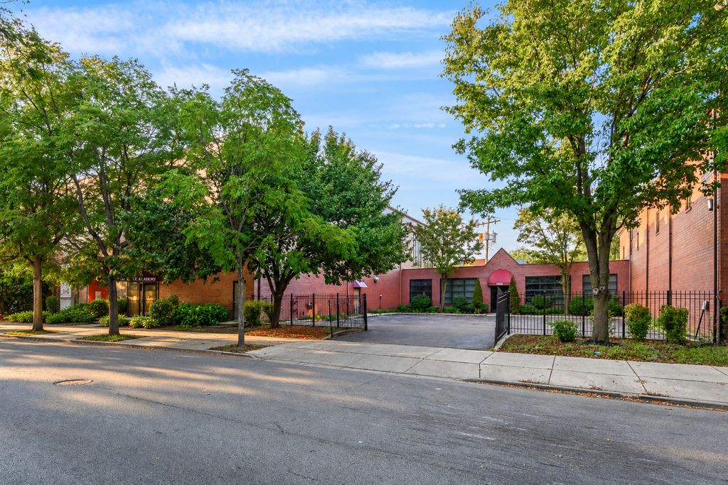 1960 W 13th Street, Chicago, IL 60608 — exterior