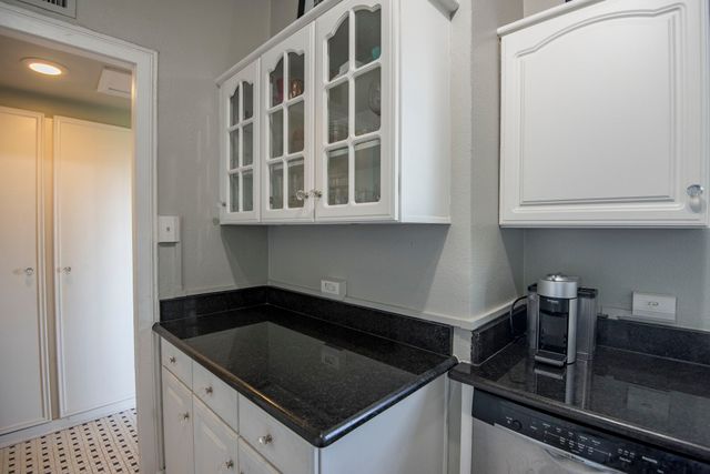 2306 Park Place Avenue 12B, Fort Worth, TX 76110