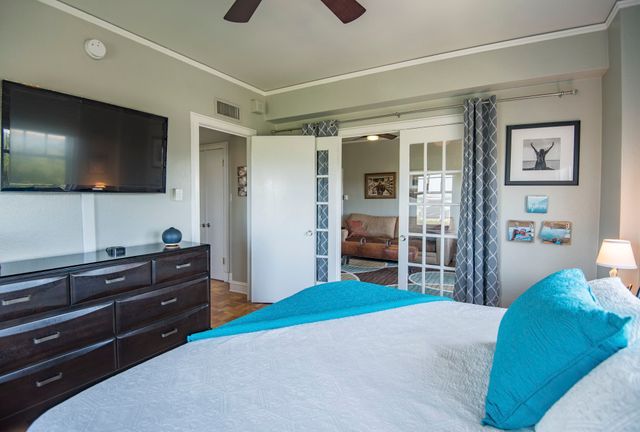 2306 Park Place Avenue 12B, Fort Worth, TX 76110