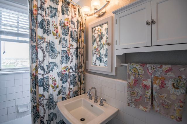 2306 Park Place Avenue 12B, Fort Worth, TX 76110