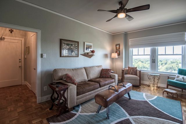 2306 Park Place Avenue 12B, Fort Worth, TX 76110