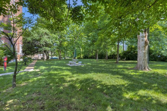 4225 Harding Pike Apt 502, Nashville, TN 37205