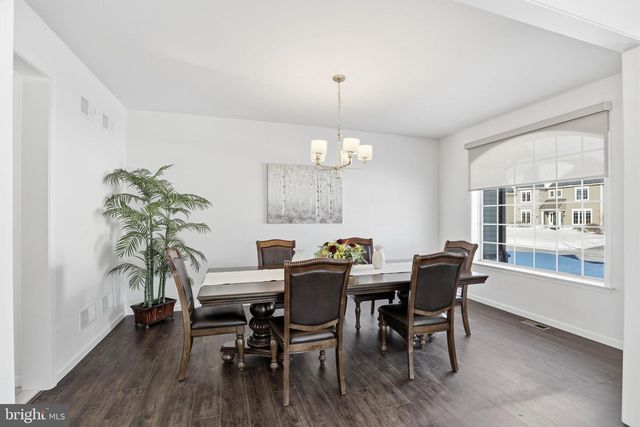 454 E DELP RD, Lancaster, PA 17601