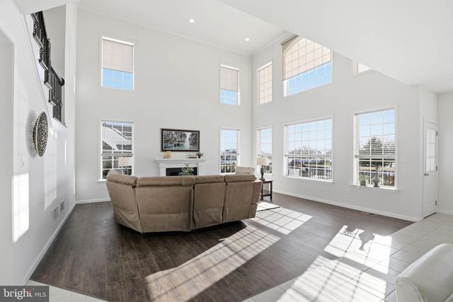 454 E DELP RD, Lancaster, PA 17601