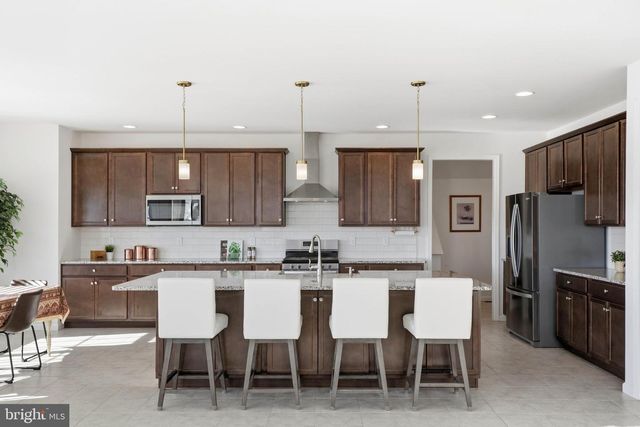 454 E DELP RD, Lancaster, PA 17601