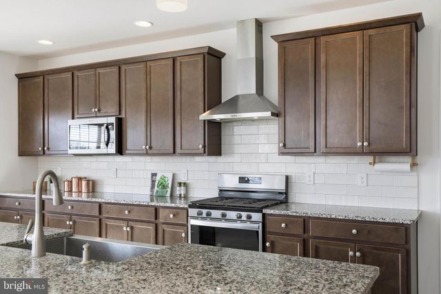 454 E DELP RD, Lancaster, PA 17601