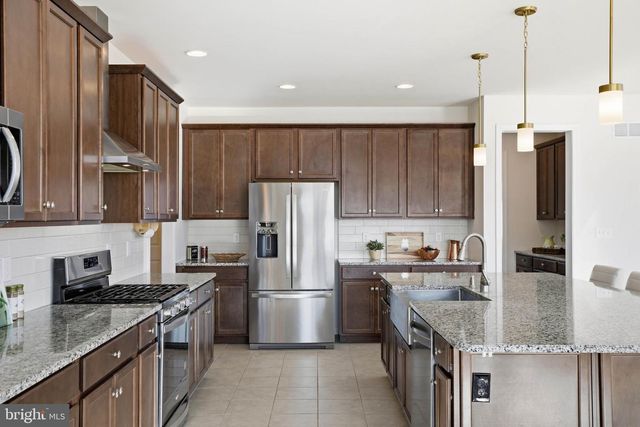 454 E DELP RD, Lancaster, PA 17601