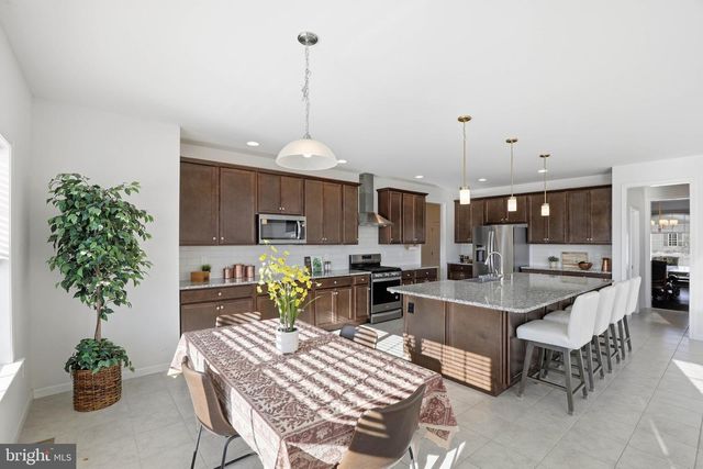 454 E DELP RD, Lancaster, PA 17601