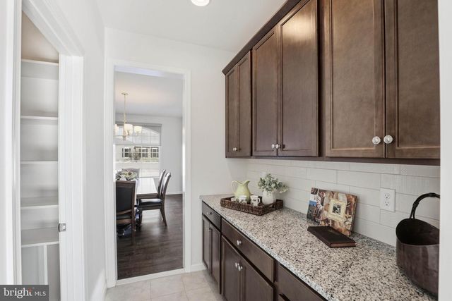 454 E DELP RD, Lancaster, PA 17601