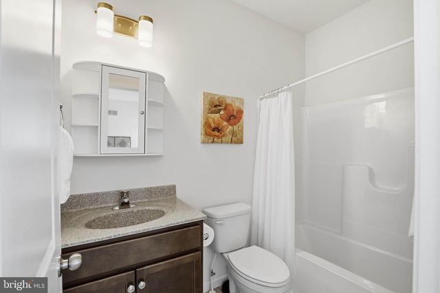 454 E DELP RD, Lancaster, PA 17601