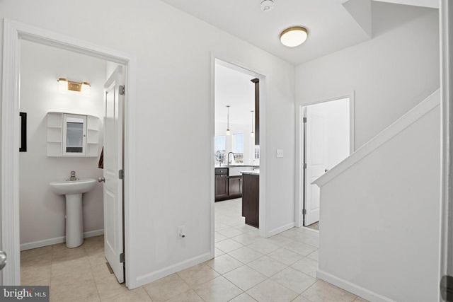 454 E DELP RD, Lancaster, PA 17601