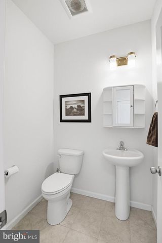 454 E DELP RD, Lancaster, PA 17601