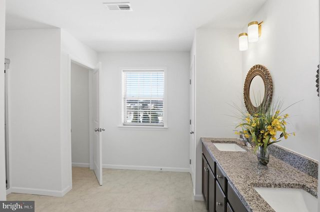 454 E DELP RD, Lancaster, PA 17601