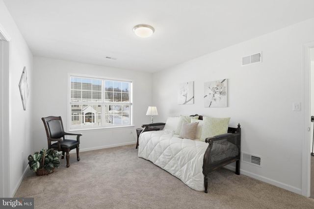 454 E DELP RD, Lancaster, PA 17601