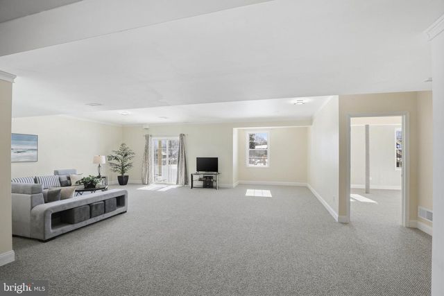 454 E DELP RD, Lancaster, PA 17601