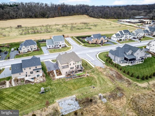 454 E DELP RD, Lancaster, PA 17601