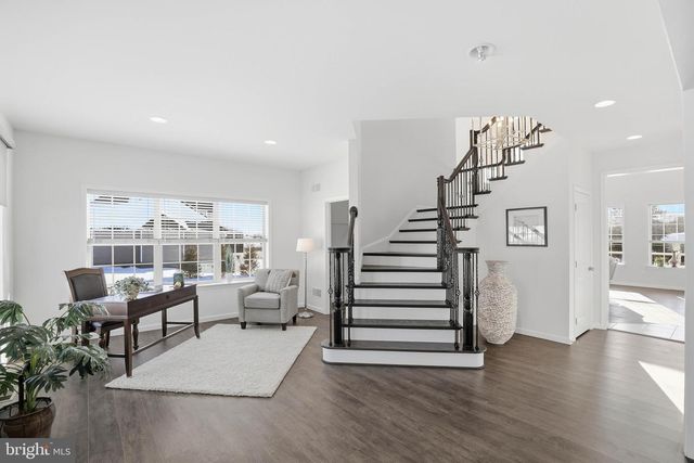 454 E DELP RD, Lancaster, PA 17601