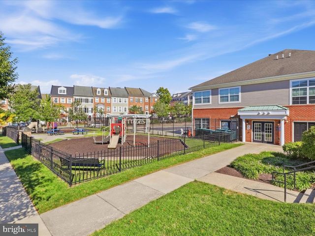 5602 HARTFIELD AVE, Suitland, MD 20746
