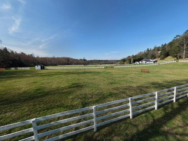 288 Happy Valley Drive, Blairsville, GA 30512