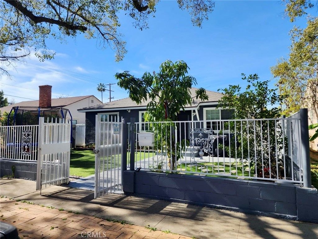 7007 Murietta, Van Nuys, CA 91405 — photo 2