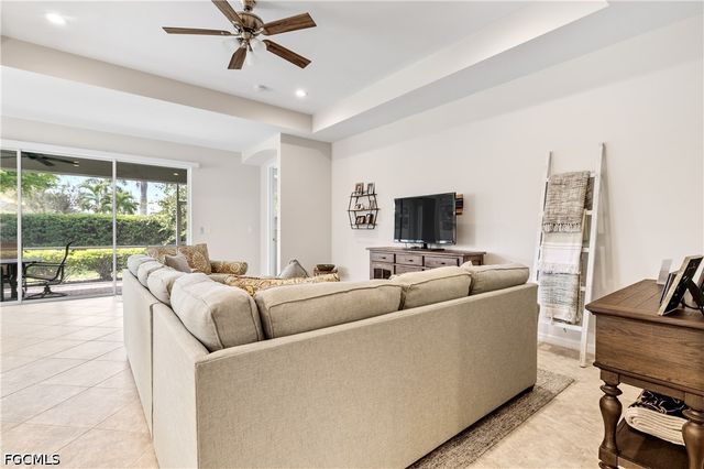 2935 Sunset Pointe CIR, Cape Coral, FL 33914